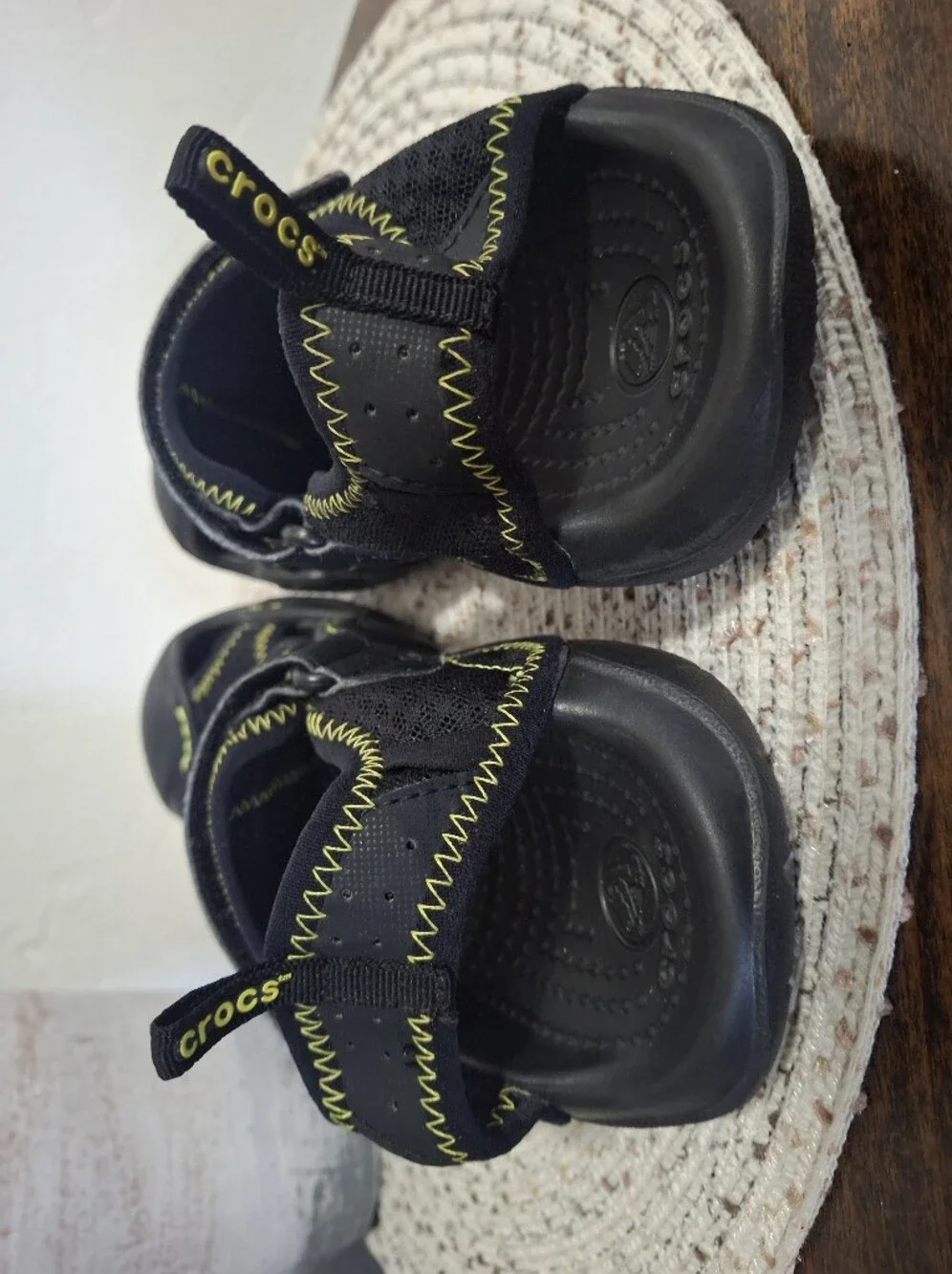 Kid's Crocs Swiftwater Mesh Deck Black Sandals Size 4.